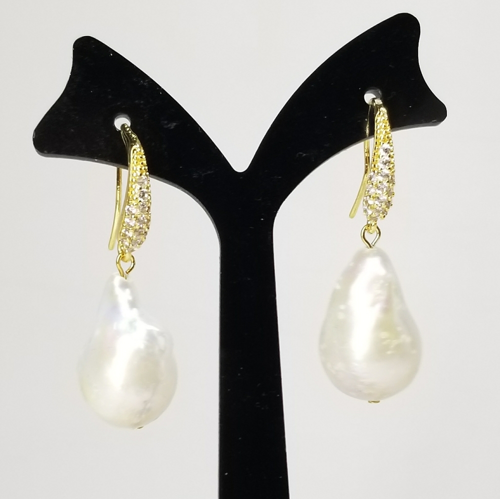 Natural Freshwater Baroque Pearl Earrings NEW